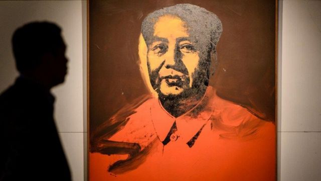 Bức Mao màu đỏ của Andy Warhol vừa được bán tại Hong Kong với giá trên 12 triệu USD