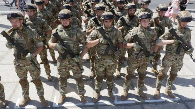 Військові