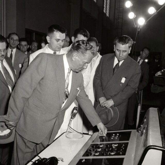 Tito pušta u rad RB reaktor u Vinči 1958. godine