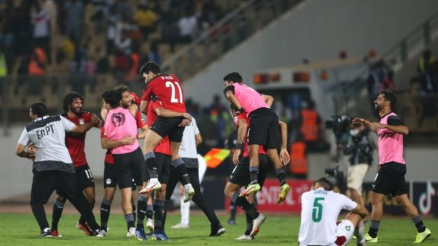مصر سوف تلتقي الكاميرون أصحاب الأرض في مباراة نصف النهائي