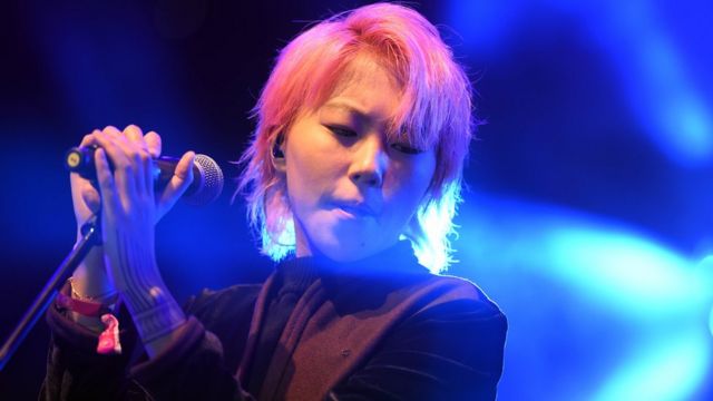 窦靖童在香港演唱（中新社图片28/11/2015）