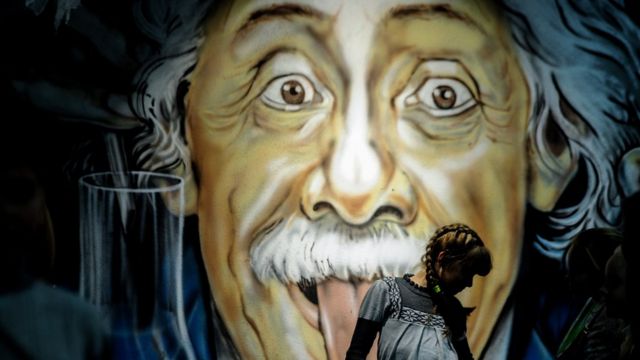 ஐன்ஸ்டைன்