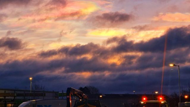 Artificial' clouds captured at sunset in Forth Valley - BBC News