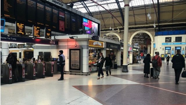 唾を吐きかけられた駅職員が死亡 犯人は 新型ウイルスにかかってる と ロンドン cニュース