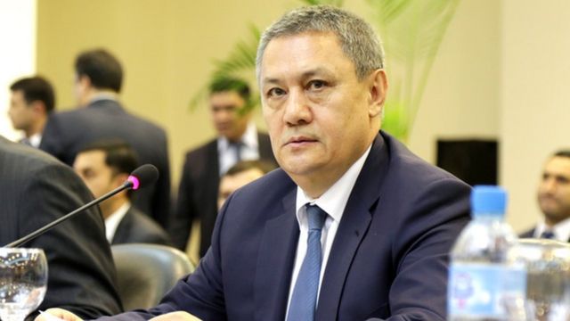 Собиқ Молия Вазири Рустам Азимов паноҳида бўлган ходимлар ишдан олинишини буюрилгани хабар қилинмоқда.
