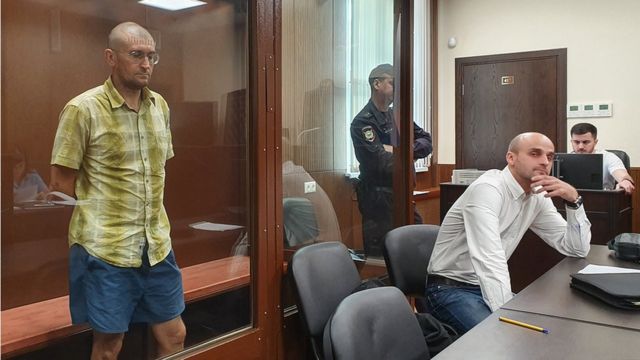 Евгений Коваленко с адвокатом