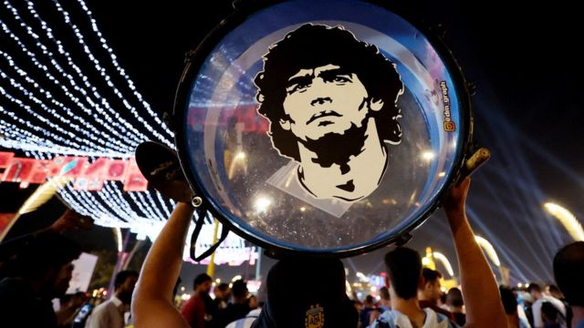 Torcedores com imagem de Maradona na Copa do Catar