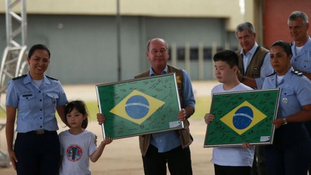 Ministro Fernando Azevedo em cerimônia após a liberação dos brasileiros em quarentena