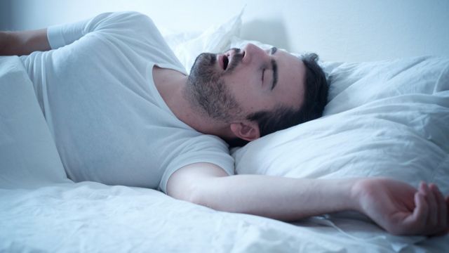 Por qué insultamos más cuando dormimos que cuando estamos despiertos - BBC  News Mundo