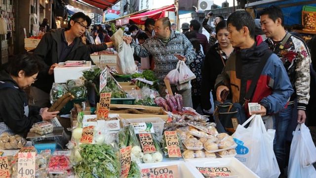 個人消費は日本経済の約6割を占める