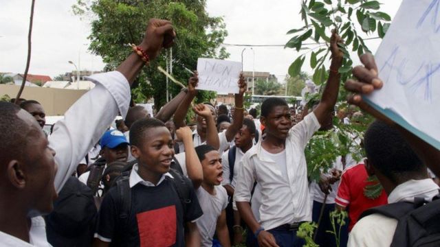 Des étudiants de l'Institut La Gombe protestent contre l'octroi d'un terrain à l'ambassade de Chine en RDC.