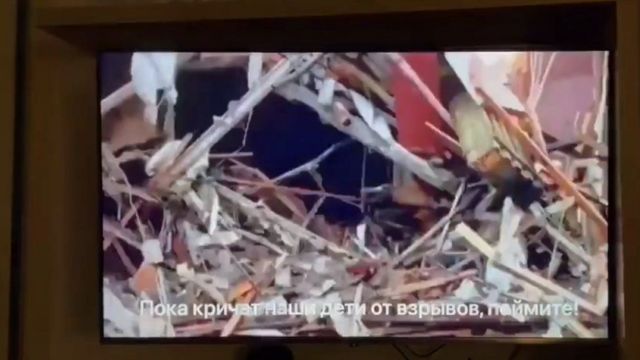 لقطة من فيديو اختراق التلفزيون الروسي