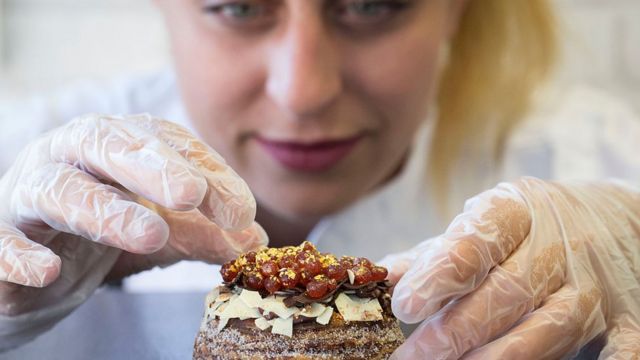 Cronut con caviar de Dum Dum Donutterie, Londres