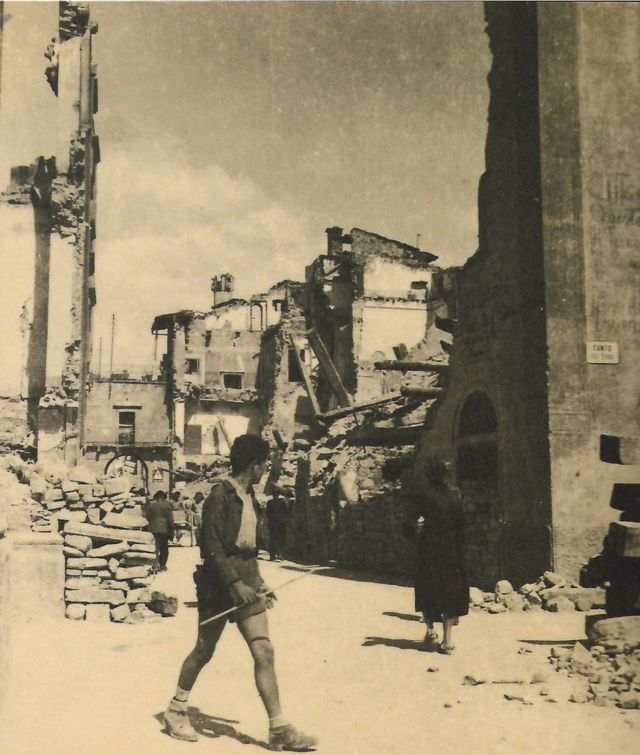 El centro histórico de Pieve Santo Stefano reducido a escombros por el ejército alemán en la Segunda Guerra Mundial.