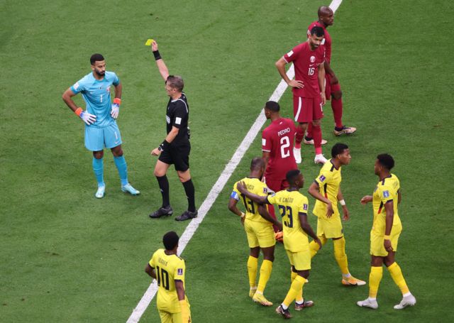 تذيل المنتخب القطري ترتيب مجموعته في أول مشاركة للعنابي في كأس العالم