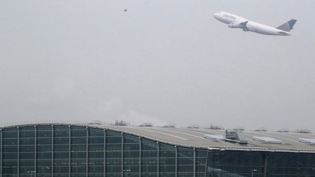 Правительство Британии одобрило расширение аэропорта Хитроу - BBC News ...