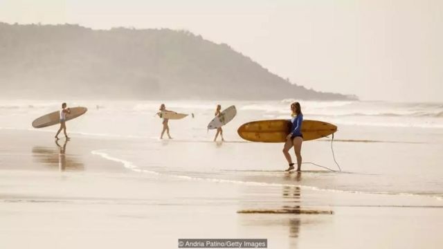 Nhiều người nước ngoài thích chọn các bãi biển củaa Costa Rica