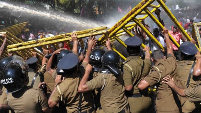 இலங்கையில் அனைத்துக் கட்சி இடைக்கால அரசு