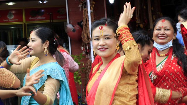 तीजमा नाचगान