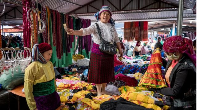 Phụ nữ Hmong Việt Nam