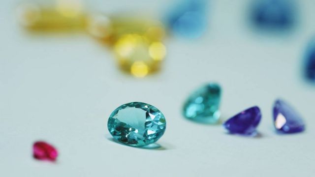 Diamantes coloridos