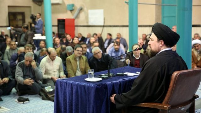 در زمان سخنرانی حسن خمینی که در جماران انجام شده، شماری از مقام های دولتی و حکومتی و برخی چهره های سیاسی جمهوری اسلامی ایران حضور داشته اند