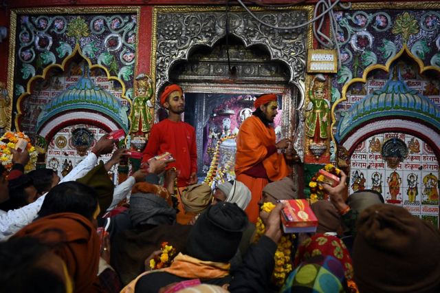 ராமர் கோவில்: 'இந்து' என நிரூபிக்கப் போராடும் எதிர்க்கட்சிகள் - இது பாஜகவின் வெற்றியா?