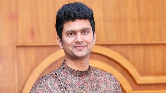 பிரபலங்களுக்கு போலி டாக்டர் பட்டம்