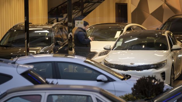 یک نمایشگاه خودرو در شمال تهران