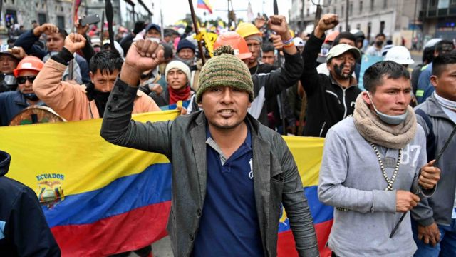 在拉丁美洲，厄瓜多尔各地原住民因物价飙涨而上街抗议。(photo:BBC)