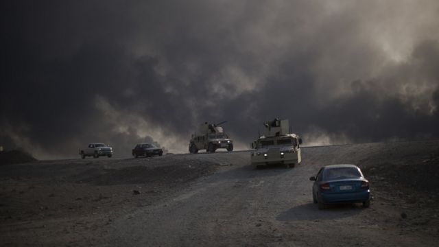 قوات عراقية تتقدم من القيارة لاستعادة بلدة حمام العليل الى الجنوب من الموصل