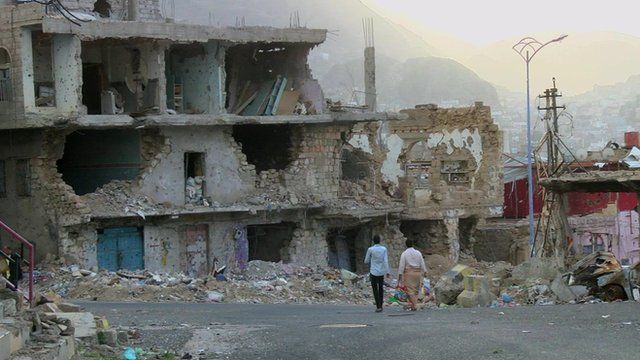 Destroyed building in Taz