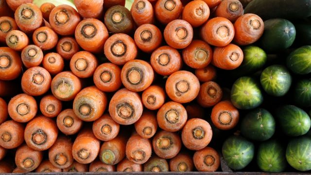 Prato feito' brasileiro tem tamanho exagerado e excesso de calorias - BBC  News Brasil