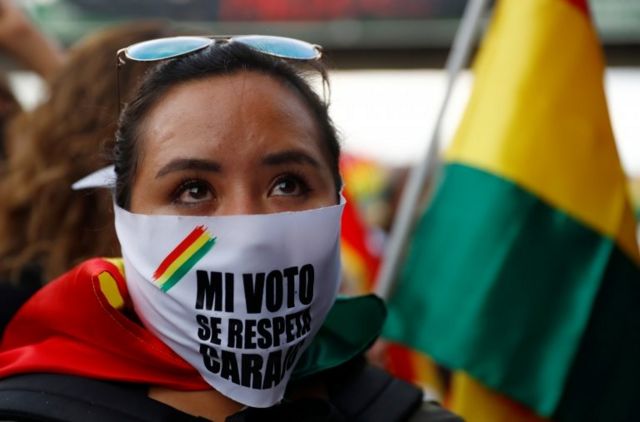 Milhares de bolivianos fazem protesto