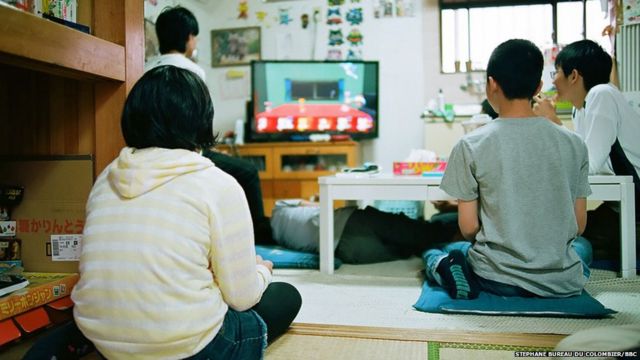 Children playing in Tamagawa Free School