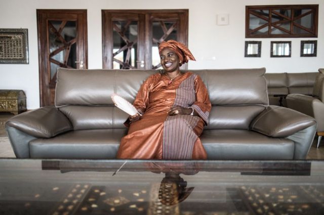 Aminata Touré, ancienne première ministre du Sénégal dans sa maison à Dakar, le 8 septembre 2022. 