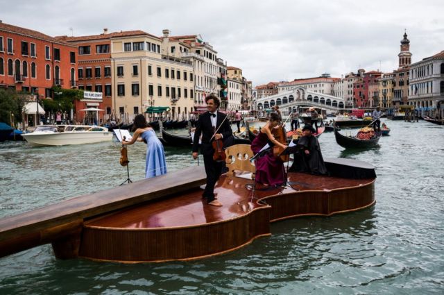 Venedik’te nüfus kritik eşiğin altına indi: “Kent bir eğlence parkına dönüşüyor”