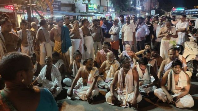 ஆளுநர் ஆர்.என்.ரவி/சிதம்பரம் நடராஜர் கோவில் தீட்சிதர்கள் மீதான குழந்தைத் திருமண குற்றச்சாட்டு