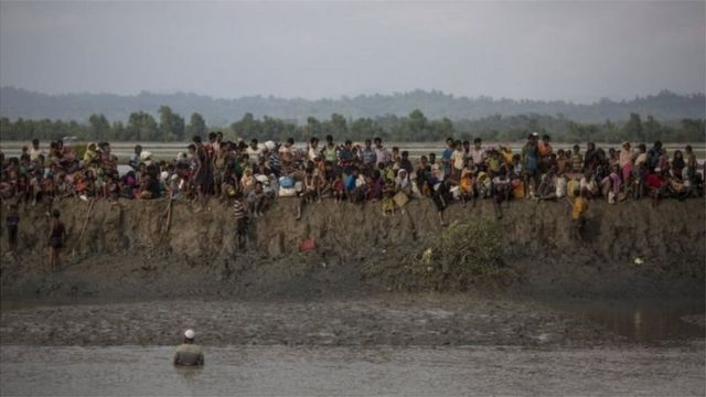 ২০১৭ সালের ২৫শে অগাষ্ট ভোররাত থেকে কক্সবাজারের সীমান্তগুলোতে মিয়ানমার থেকে পালিয়ে আসা রোহিঙ্গাদের ঢল নেমেছিল। (ফাইল ফটো)