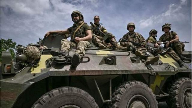 虽然有西方的援助，乌克兰军在战场上一直受到俄军的火力压制。(photo:BBC)