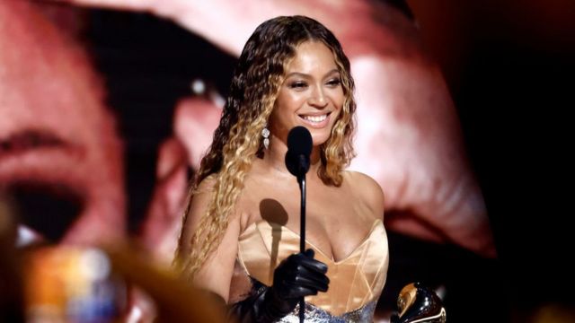 Grammy 2023: Beyoncé se convierte en la artista más premiada de la historia de los galardones de la música - BBC News Mundo