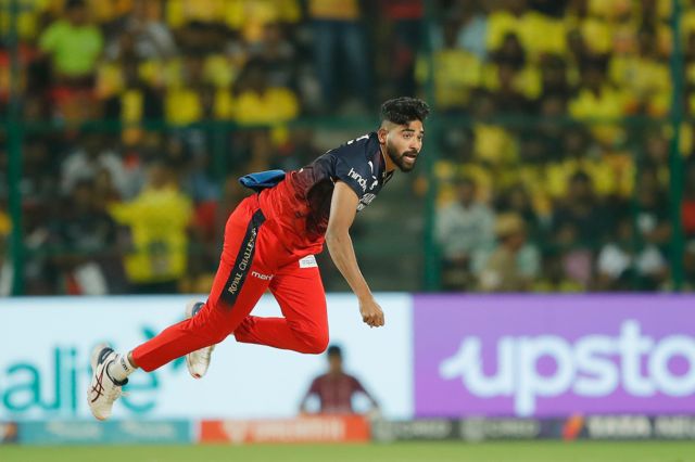 தோனி விரித்த வலையில் வீழ்ந்த கோலி