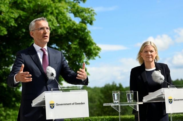 NATO Genel Sekreteri Jens Stoltenberg ve İsveç Başbakanı Magdalena Andersson