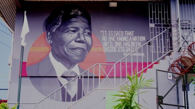 Frase de Mandela pintada em parede