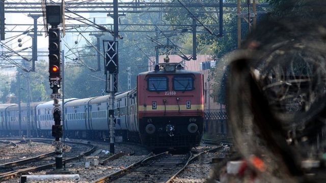 रेलवे के निजीकरण से इनकार, पर कैसे पूरा होगा विनिवेश का लक्ष्य? - BBC News  हिंदी