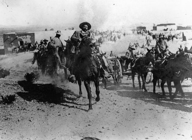 Pancho Villa en una cabalgata