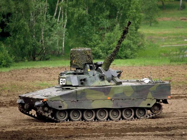 Lvkv 90 або Luftvärnskanonvagn 90