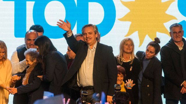Alberto Fernández y los candidatos de Frente de Todos, tras conocerse los resultados de las primarias