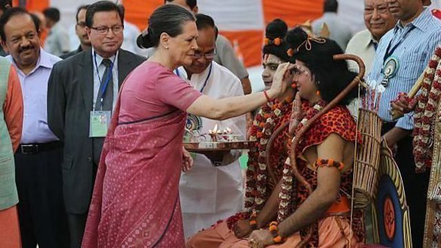 முன்னாள் காங்கிரஸ் தலைவர் சோனியா காந்தி