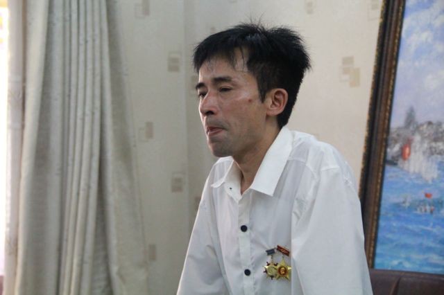 Cựu binh Lê Hữu Thảo - trưởng ban liên lạc các cựu binh Gạc Ma xúc động kể về trận chiến